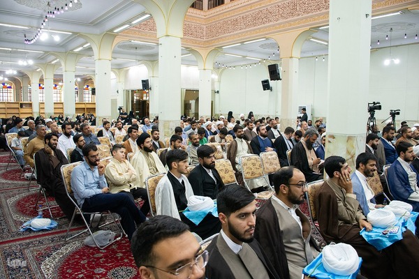 مراسم عمامه‌گذاری طلاب حوزه علمیه اصفهان