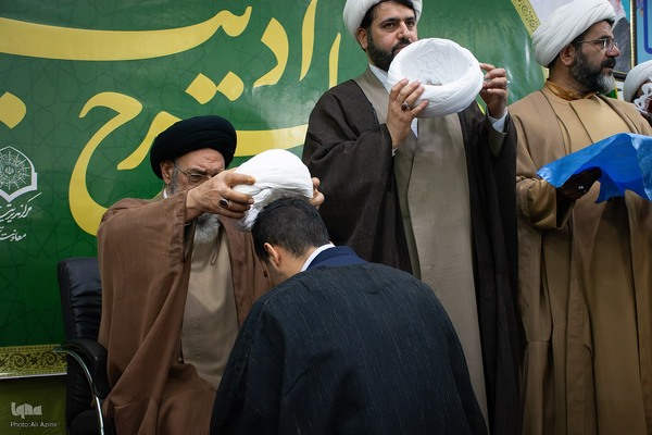 مراسم عمامه‌گذاری طلاب حوزه علمیه اصفهان