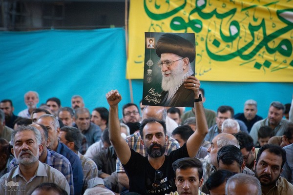 تجمع مردم اصفهان در حمایت از عملیات موشکی انتقام علیه رژیم صهیونیستی