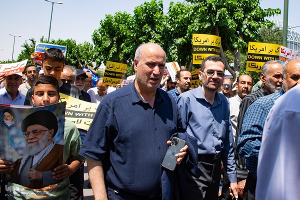 تجمع مردم اصفهان در حمایت از عملیات موشکی انتقام علیه رژیم صهیونیستی