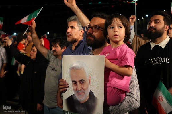 خروش مردم اصفهان در حمایت از انتقام ملی از رژیم صهیونیستی