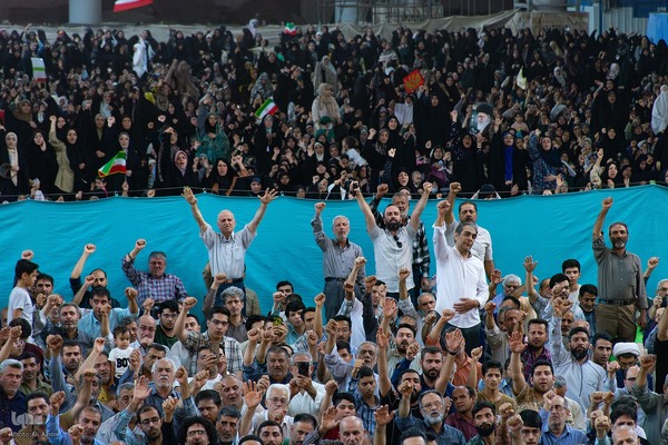 خروش مردم اصفهان در جمعه «خشم و نصر»