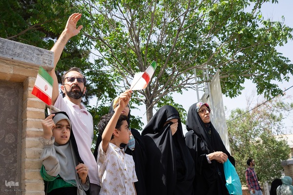 خروش مردم اصفهان در جمعه «خشم و نصر»