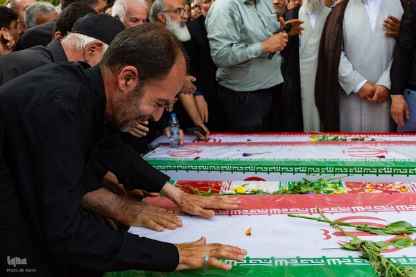 وداع مردم اصفهان با ۱۱ شهید تجاوز رژیم صهیونیستی