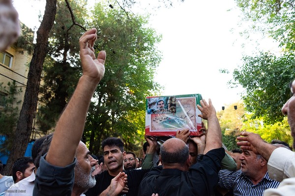 وداع مردم اصفهان با ۱۱ شهید تجاوز رژیم صهیونیستی