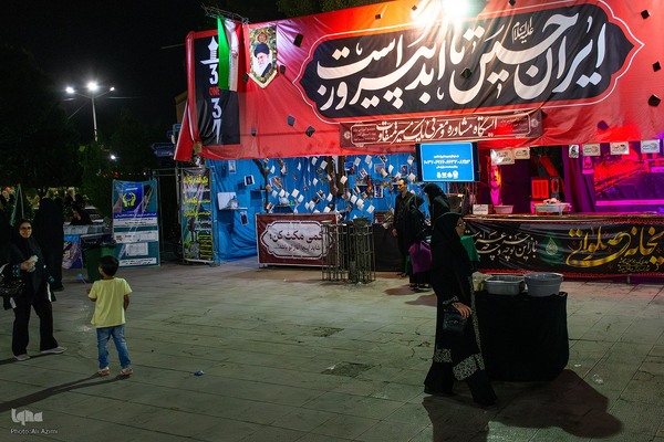 عزاداری شب هشتم محرم در گلستان شهدای اصفهان