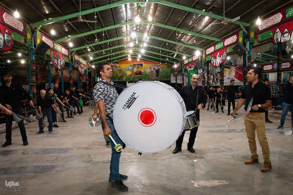 عزاداری شب هشتم محرم در گلستان شهدای اصفهان