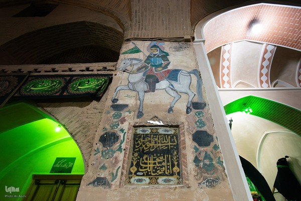 آیین ۳۰۰ ساله نخل‌گردانی در زواره اردستان