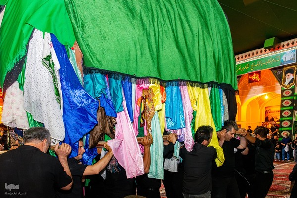 آیین ۳۰۰ ساله نخل‌گردانی در زواره اردستان