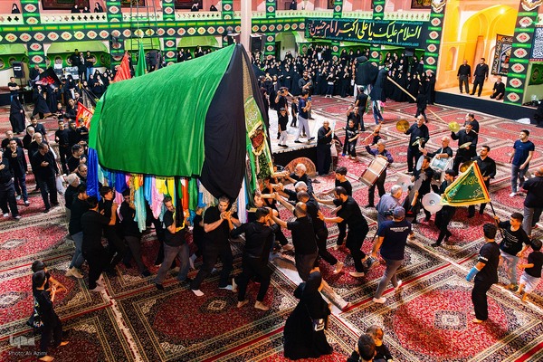 آیین ۳۰۰ ساله نخل‌گردانی در زواره اردستان