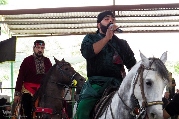تعزیه ظهر عاشورا در امامزاده سیدابراهیم خمینی‌شهر