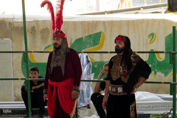 تعزیه ظهر عاشورا در امامزاده سیدابراهیم خمینی‌شهر