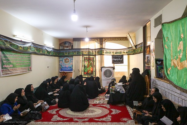 حسینیه‌ای به وسعت روضه‌های خانگی