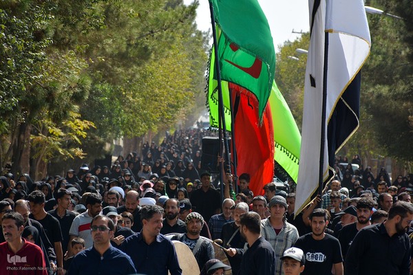 پیادروی جاماندگان اربعین حسینی در نایین