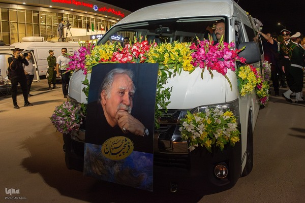 مراسم استقبال از پیکر استاد محمود فرشچیان در اصفهان