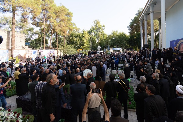 بدرقه پیکر استاد فرشچیان به خانه ابدی(۱)