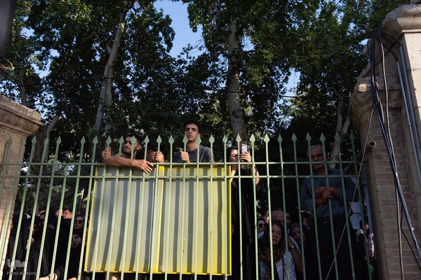 بدرقه پیکر استاد فرشچیان به خانه ابدی(۱)