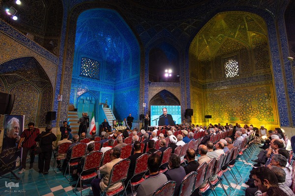 آیین بزرگداشت استاد فرشچیان در اصفهان