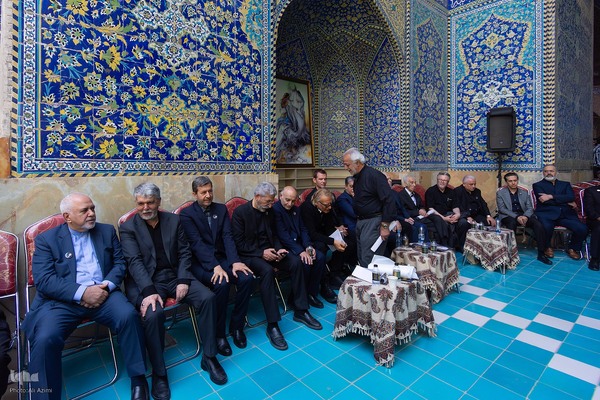 آیین بزرگداشت استاد فرشچیان در اصفهان