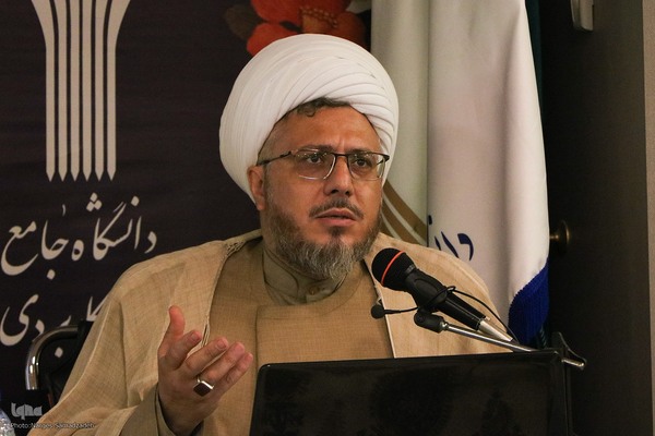 تجلیل از بانوی ارمنی مدافع وطن در اصفهان