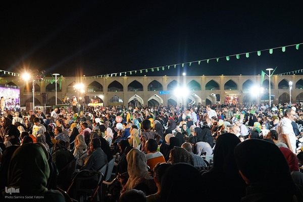 جشن میلاد پیامبر (ص) در میدان امام علی (ع) اصفهان