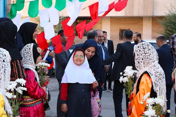 آیین بازگشایی مدارس در اصفهان