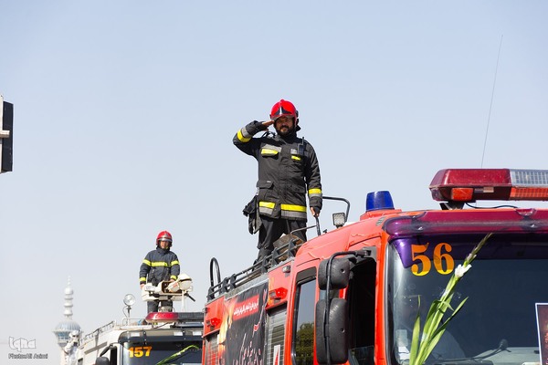 مراسم رژه ناوگان آتش‌نشانی اصفهان