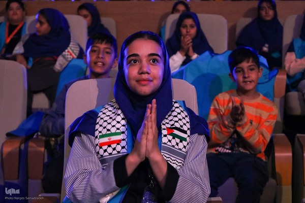 افتتاحیه سی‌وهفتمین جشنواره بین‌المللی فیلم‌های کودکان و نوجوانان در اصفهان
