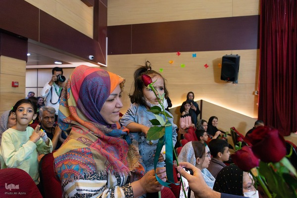 ویژه برنامه «لبخند فرشته‌ها» در اصفهان