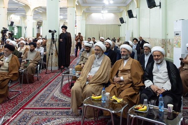 همایش بزرگداشت آیت‌الله دهکردی در اصفهان