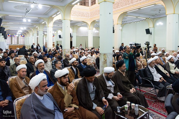 همایش بزرگداشت آیت‌الله دهکردی در اصفهان