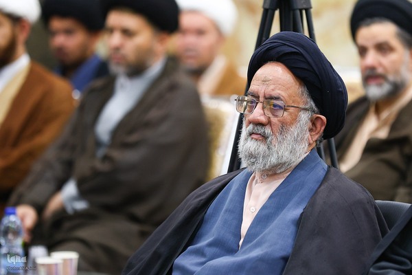 همایش بزرگداشت آیت‌الله دهکردی در اصفهان