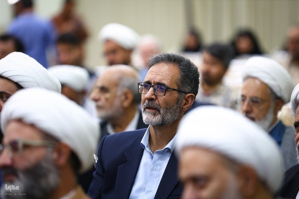 همایش بزرگداشت آیت‌الله دهکردی در اصفهان