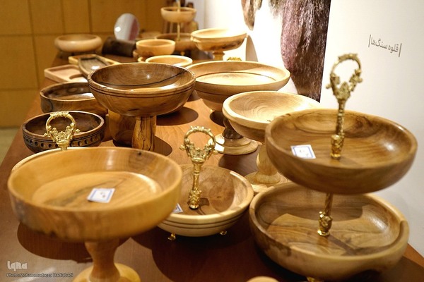 نمایشگاه آثار هنری پرستاران در خانه تاریخی عامری‌های کاشان