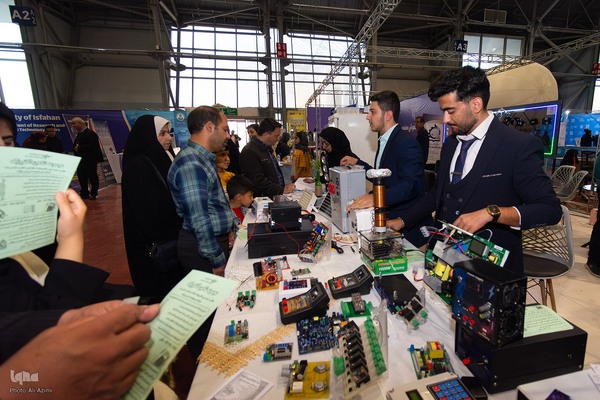 افتتاحیه سومین نمایشگاه فناوری و نوآوری«فن‌نما» در اصفهان