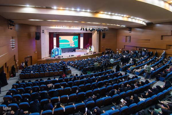 اختتامیه سی‌ونهمین جشنواره ملی قرآن و عترت دانشجویان در اصفهان