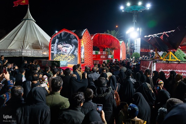 بدرقه کاروان اهالی بهشت از گلستان شهدای اصفهان