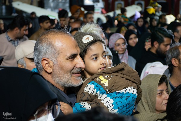 بدرقه کاروان اهالی بهشت از گلستان شهدای اصفهان