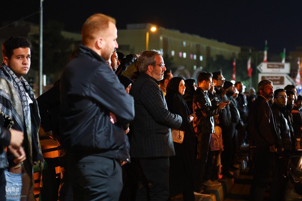 بدرقه کاروان اهالی بهشت از گلستان شهدای اصفهان