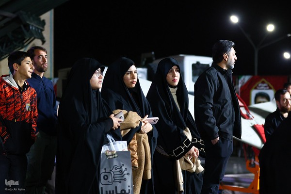 بدرقه کاروان اهالی بهشت از گلستان شهدای اصفهان