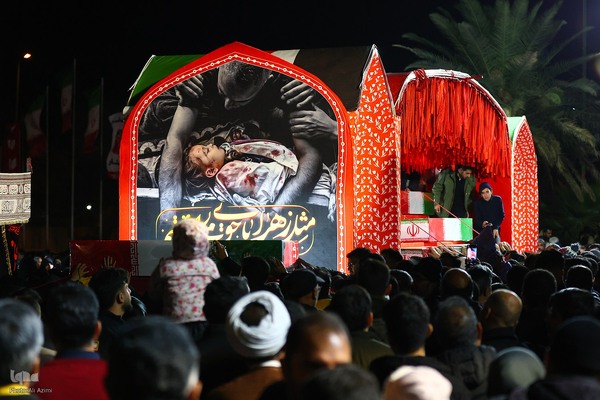 بدرقه کاروان اهالی بهشت از گلستان شهدای اصفهان