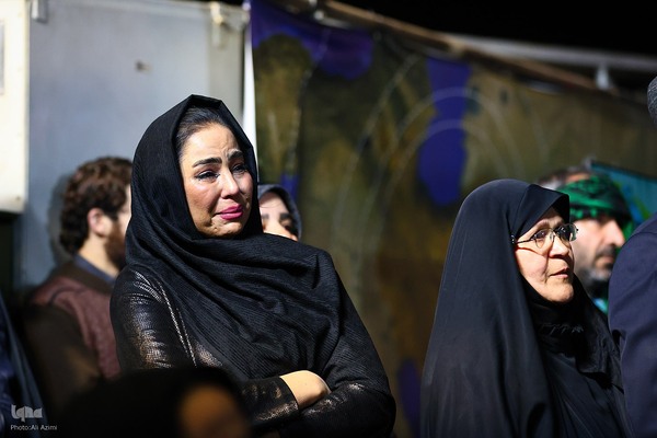 بدرقه کاروان اهالی بهشت از گلستان شهدای اصفهان