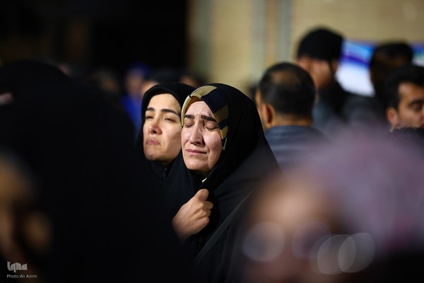 بدرقه کاروان اهالی بهشت از گلستان شهدای اصفهان