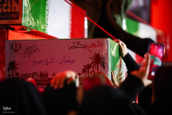 بدرقه کاروان اهالی بهشت از گلستان شهدای اصفهان