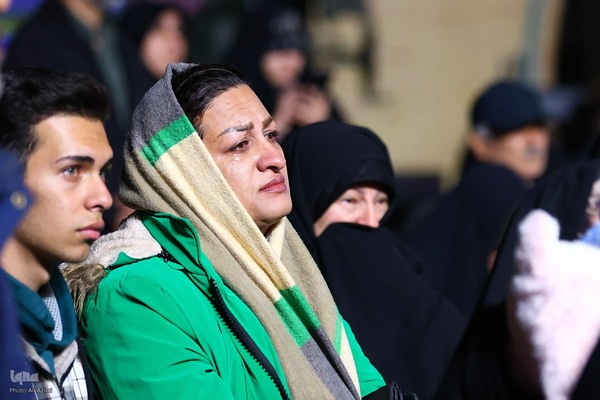 بدرقه کاروان اهالی بهشت از گلستان شهدای اصفهان