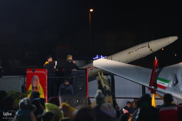 بدرقه کاروان اهالی بهشت از گلستان شهدای اصفهان