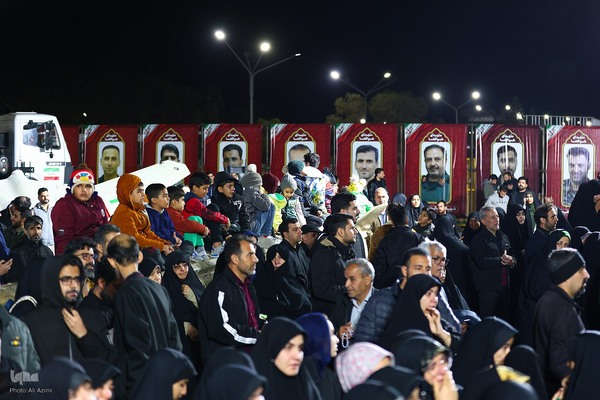 بدرقه کاروان اهالی بهشت از گلستان شهدای اصفهان