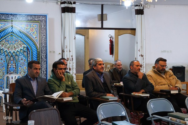 جلسات تخصصی قرائت قرآن در مؤسسه دارالقرآن الکریم قهریزجان