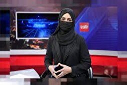 Les présentatrices afghanes se couvrent le visage à l'antenne