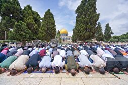 50 000 fidèles palestiniens assistent à la prière du vendredi à la mosquée Al-Aqsa